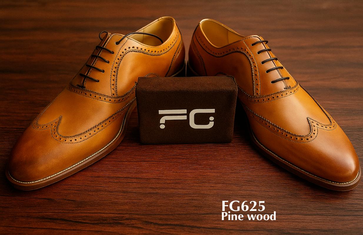 Chaussure en cuir poli bois de pin